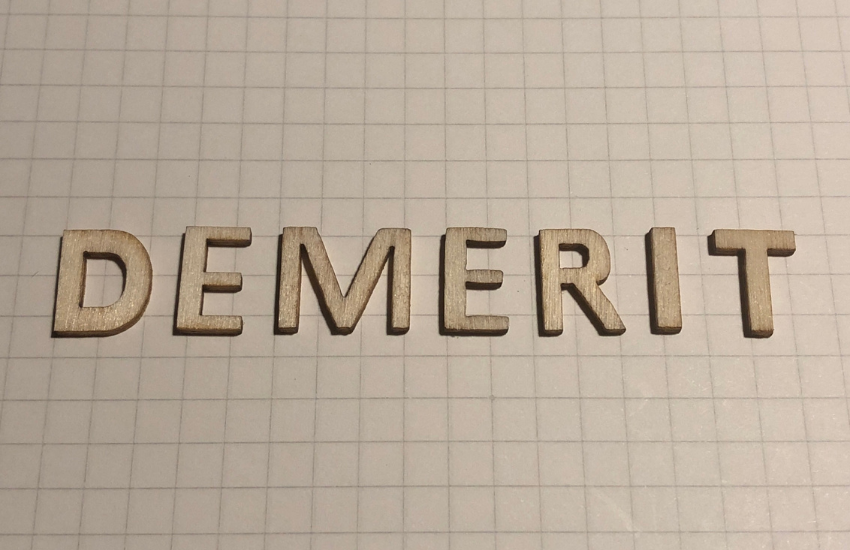 ドル建て保険のデメリット